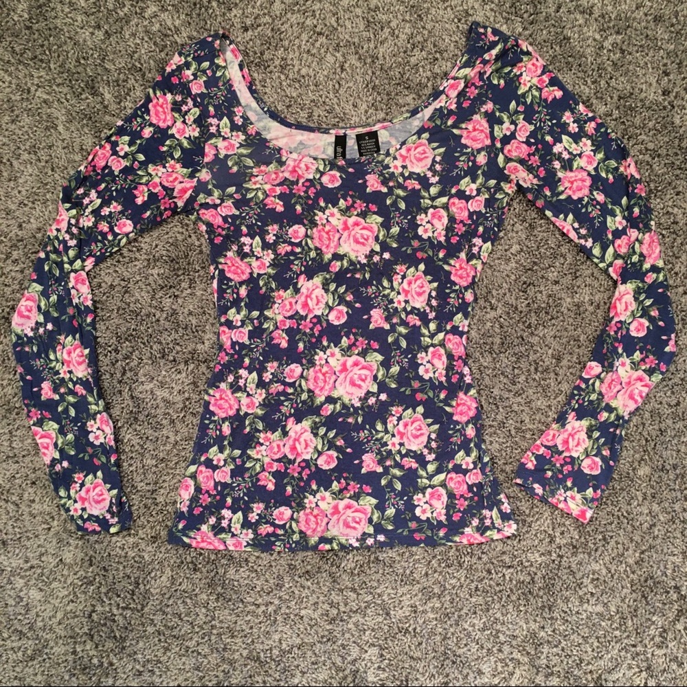 FLORAL LONG SLEEVE SCOOP NECK